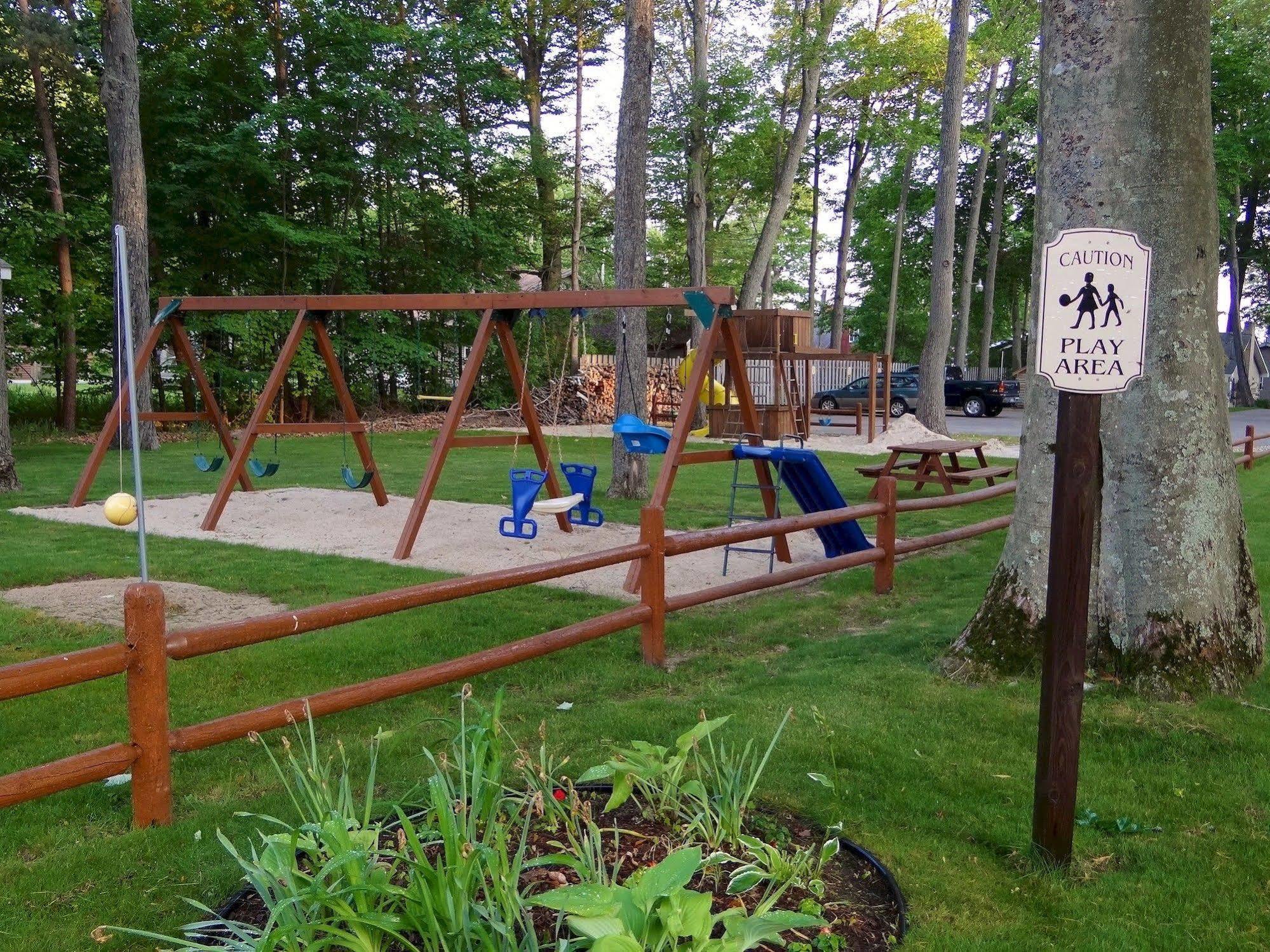 Sunset Resort Prudenville Extérieur photo